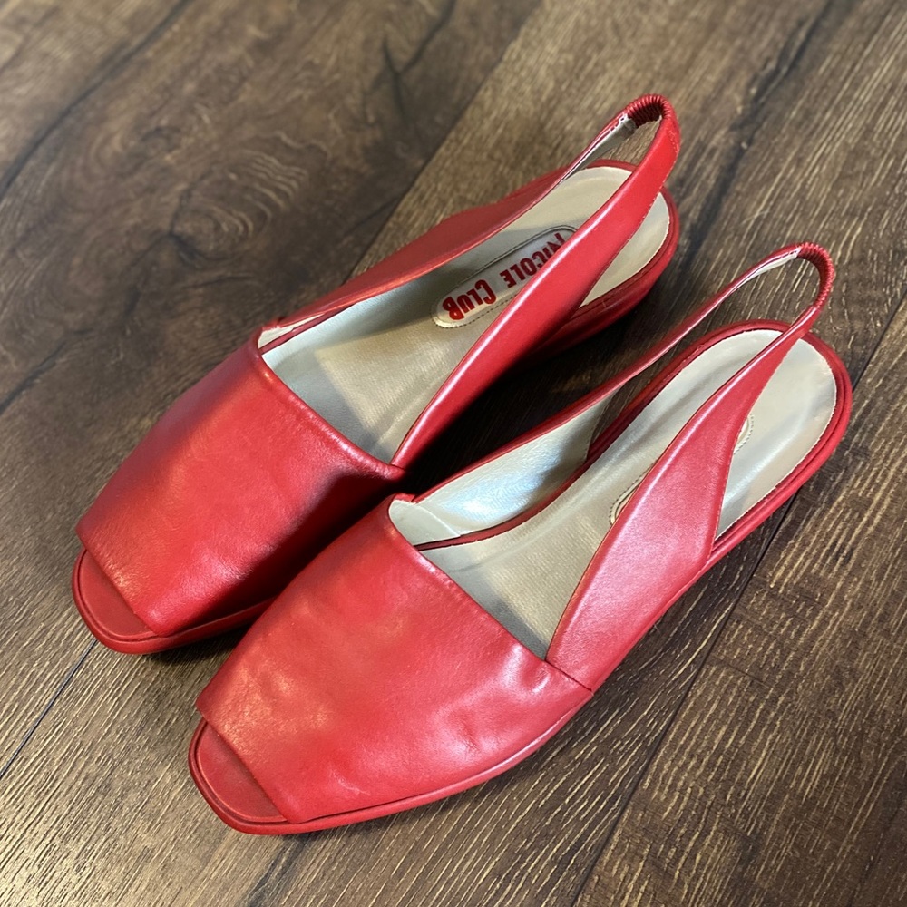 Nicole Club Wedged Red Shoes.